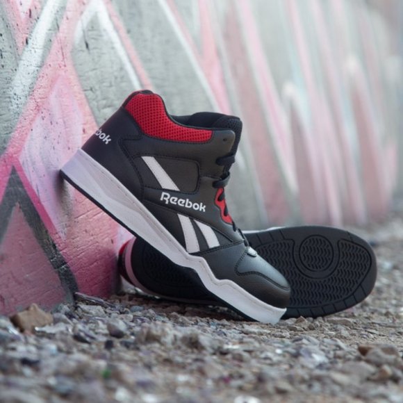 Athletic_Shoes